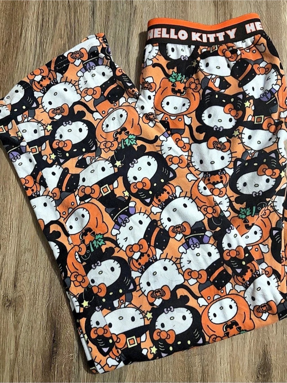 Hello Kitty - Halloween Sleepwear - Size - Small 4/6